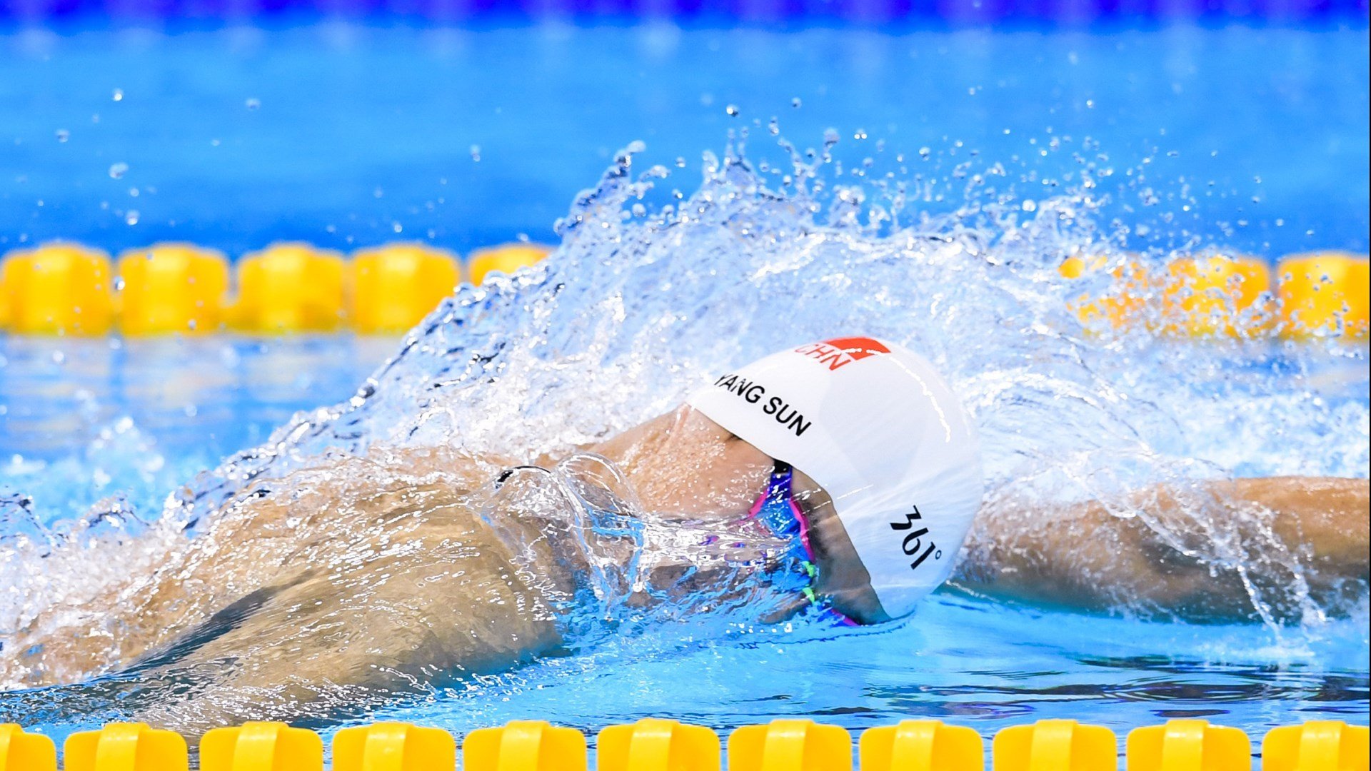 开云体育软件-传统花式跳绳比赛，绳圈中的技巧与活力